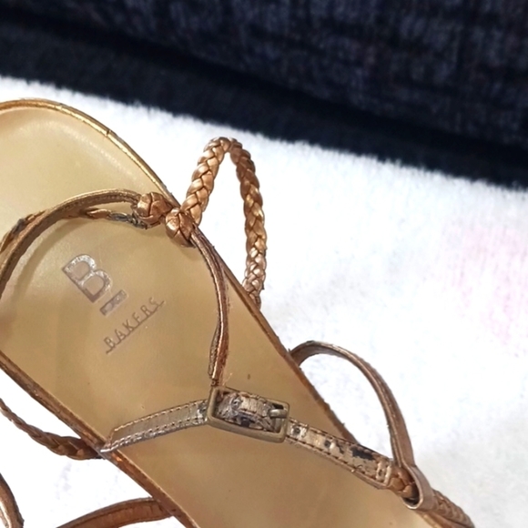 BAKERS Brown Metalic Strap Heels.Size 10. - Picture 5 of 12